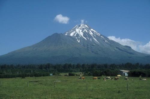 <p style="text-align:center">Mount Taranaki (2518m) im Egmont Nationapark, <br><br>Foto: Ruttke/Borkowski</p>