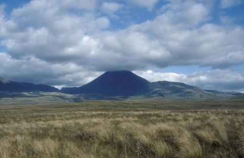 <p style="text-align:center">Mt. Ngauru im Tongariro Nationalpark <br><br>Foto: Ruttke/Borkowski</p>